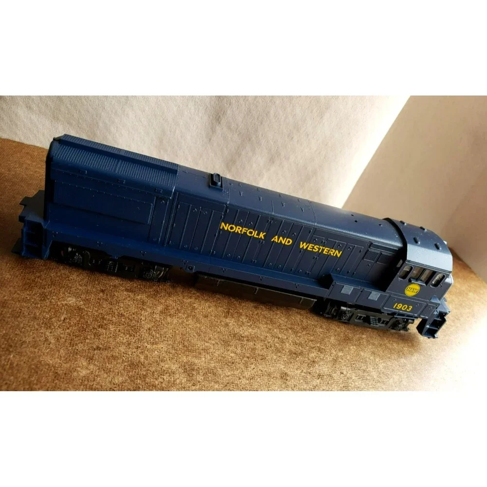 Vintage ATHEARN HO Scale GE U28B Diesel LOCOMOTIVE Norfolk & Western #1903 Blue